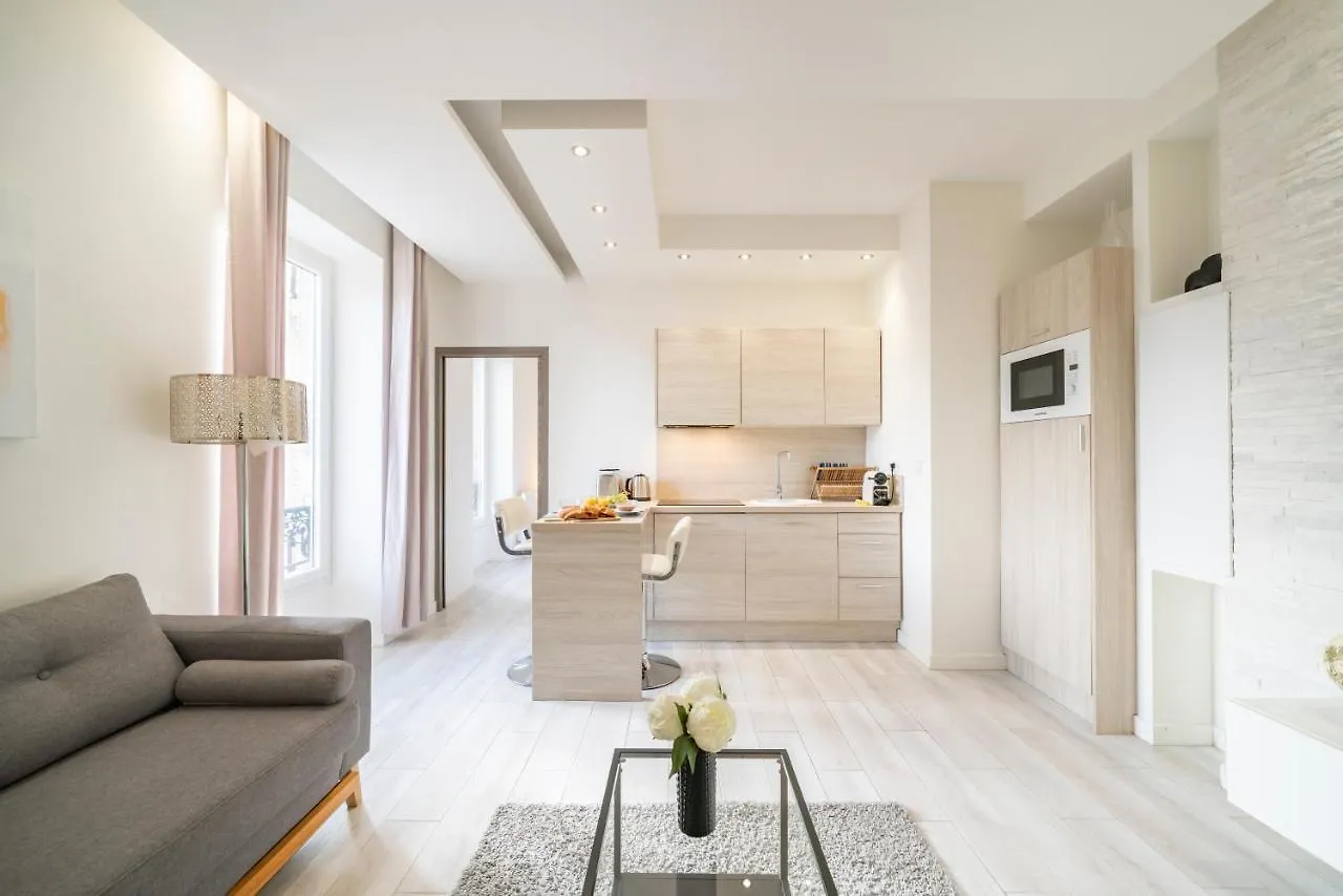 Portes de Monaco, 2 pièces rénové Beausoleil France