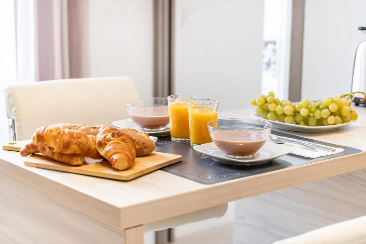 Appartement Portes de Monaco, 2 pièces rénové Beausoleil
